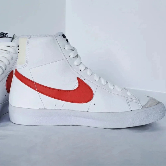 Nike Blazer GS Mid '77 White/Coconut Milk/White/Picante Red 4.5Y (23.5cm) - Picture 4 of 8
